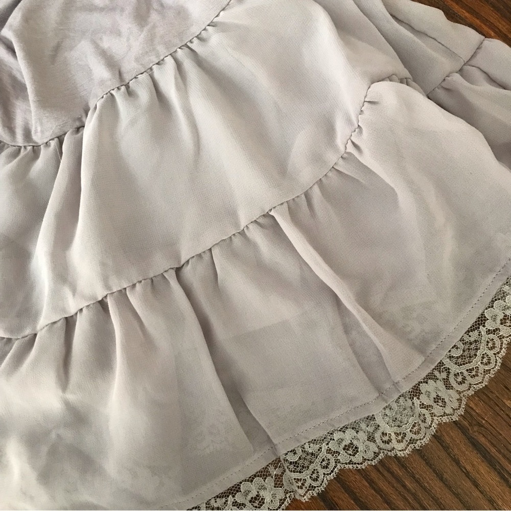 ▪️Easel Ruffled Bottom Tank - Picture 7 of 10